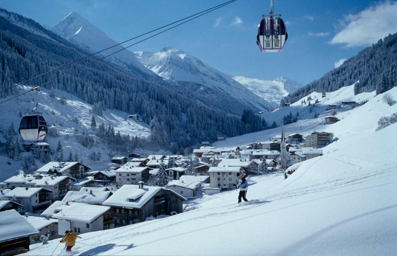 Alpendorf Anno Dazumal Chalet Tux